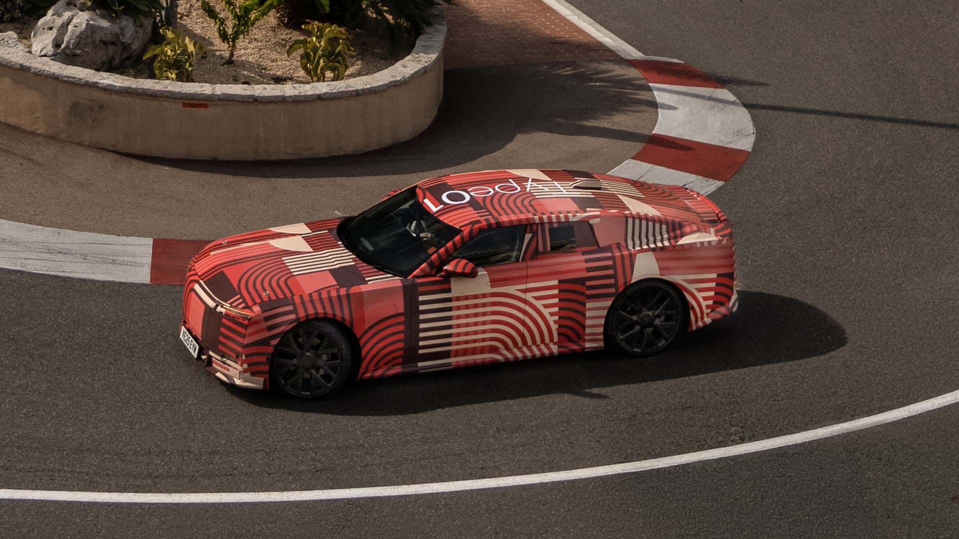 Jaguar Type 01 проходит испытания