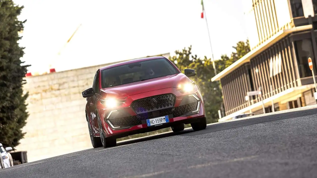 Renault Clio на вулиці