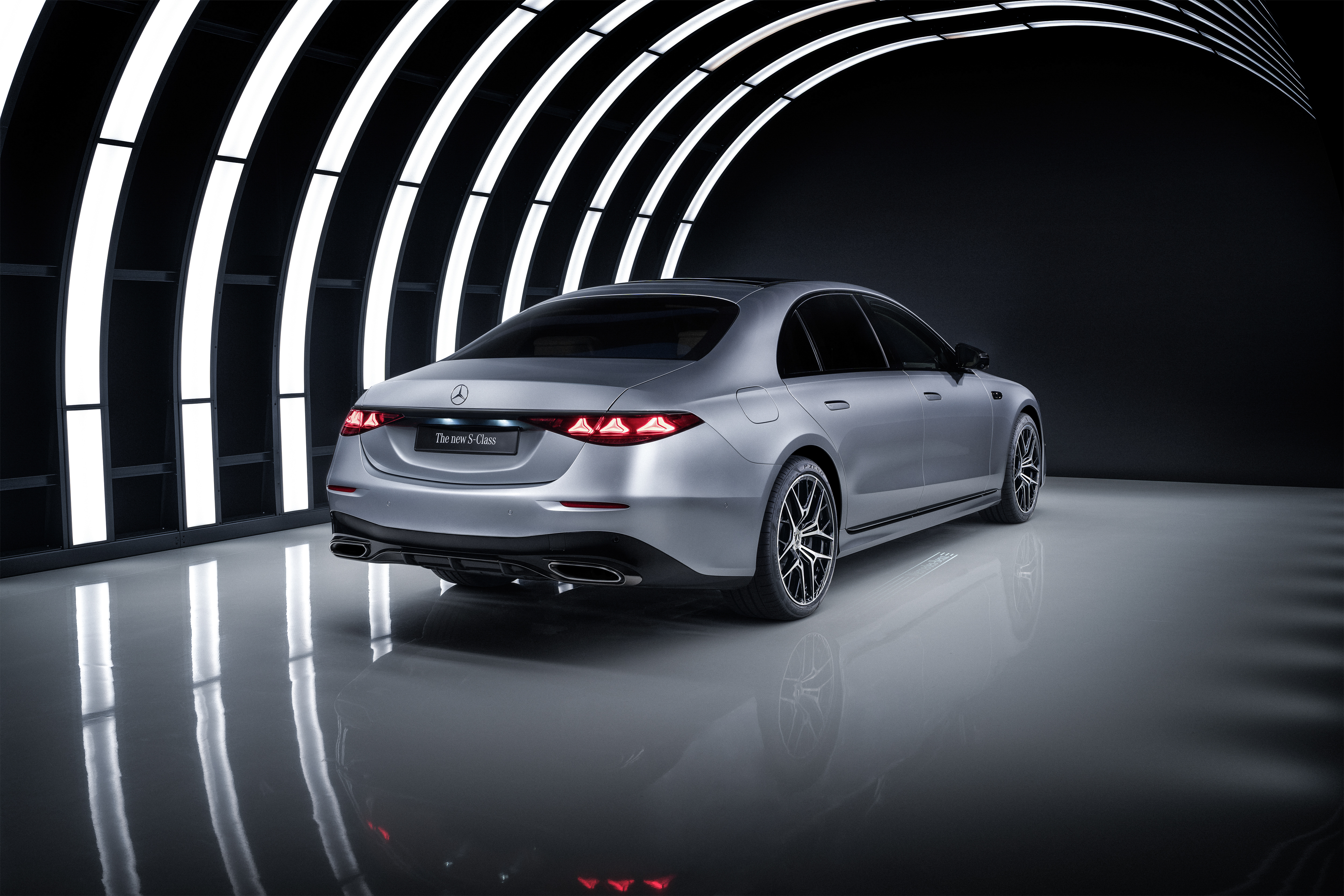 Headlight and Grille of Mercedes-Benz S-Class 2026