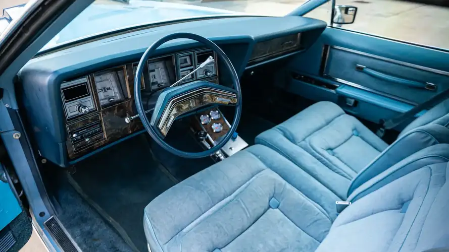1978 Lincoln Continental Mark V Джереми Кларксона с передним видом