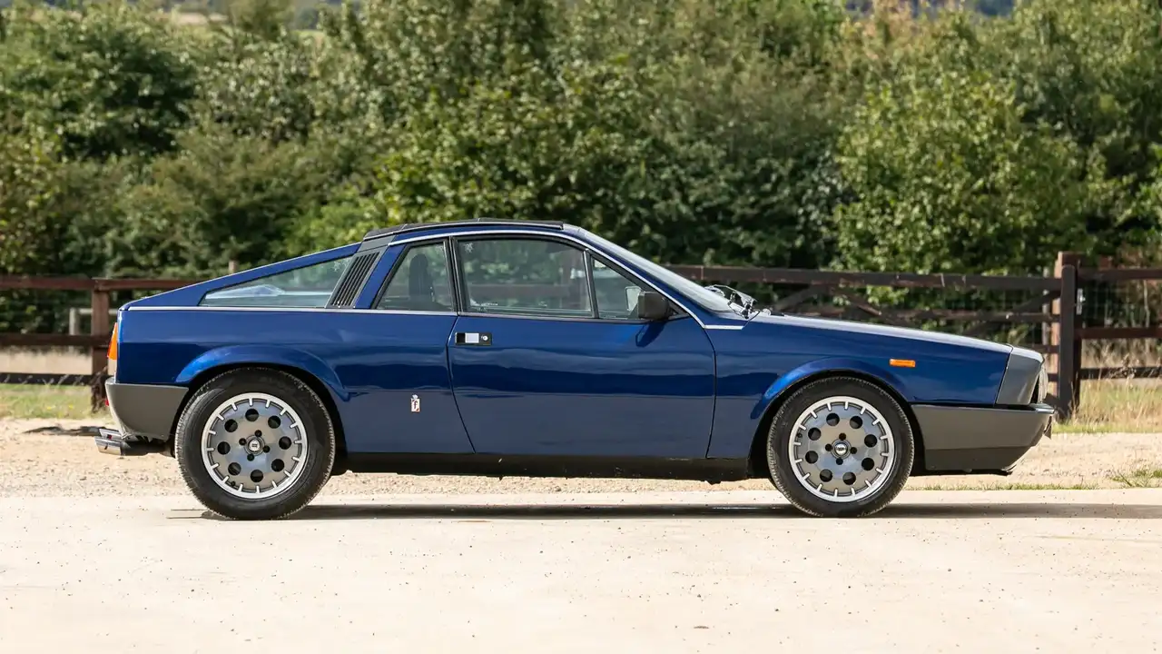 Задний вид 1982 Lancia Montecarlo Джереми Кларксона