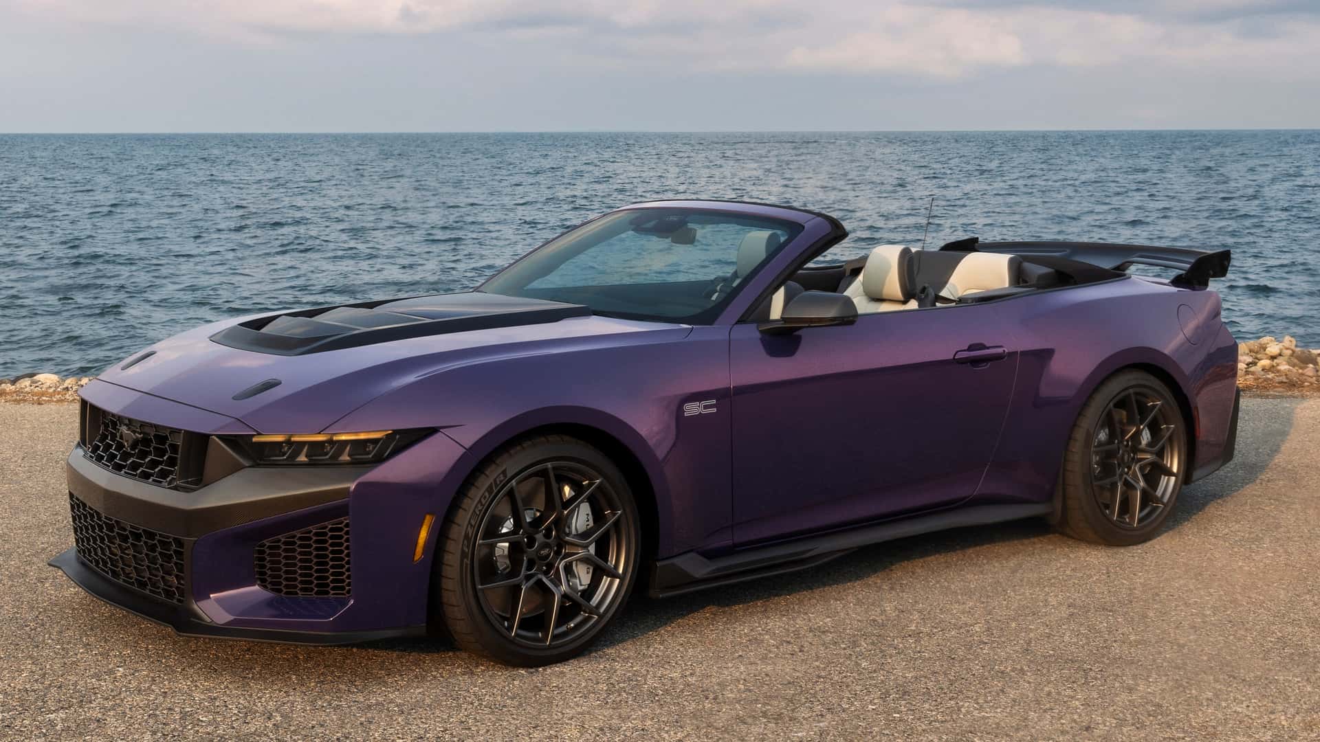 Панель приборів Ford Mustang Dark Horse SC Convertible