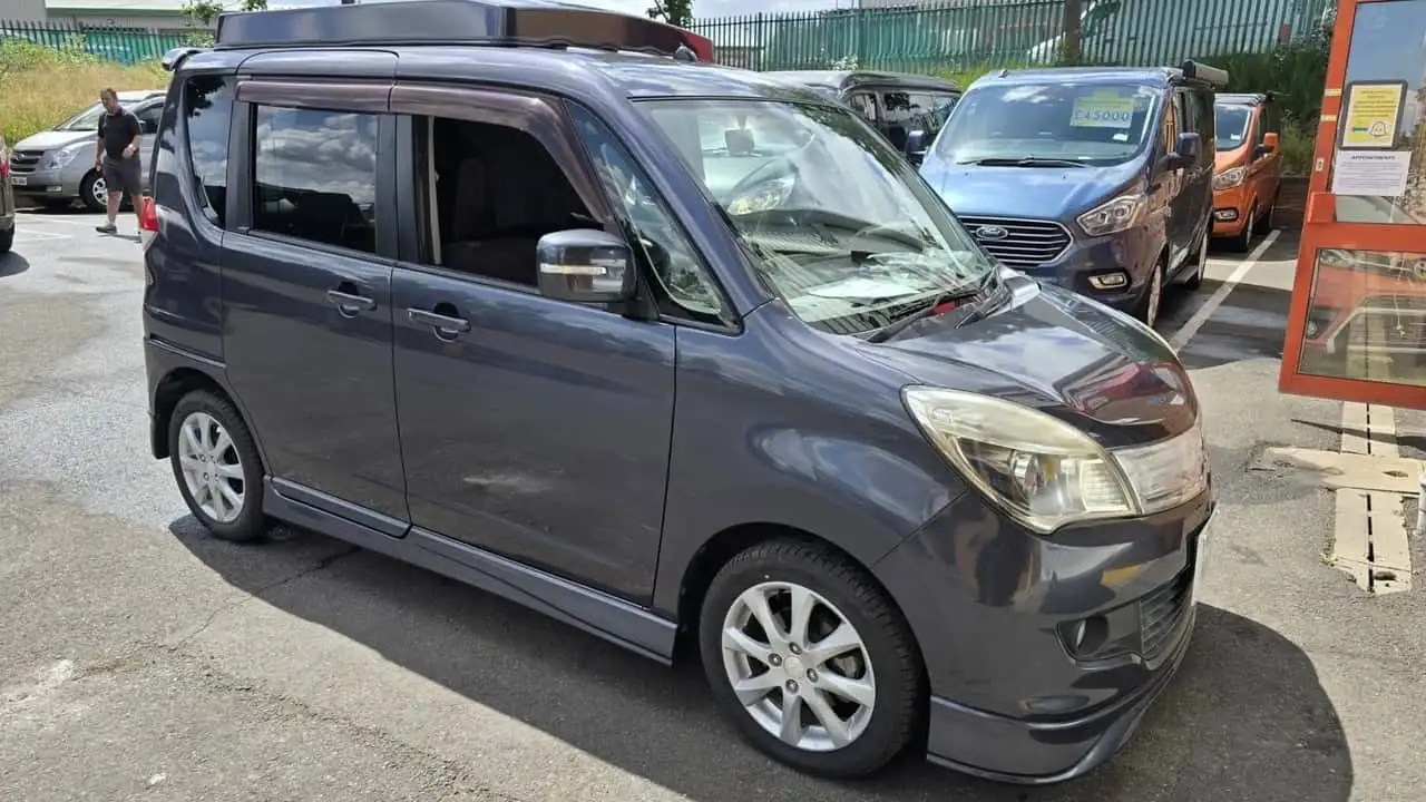 Front view of Mitsubishi Delica D:2 microcamper