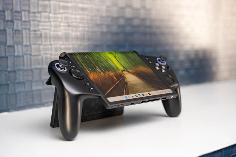 Lenovo Legion Go Fold дисплей