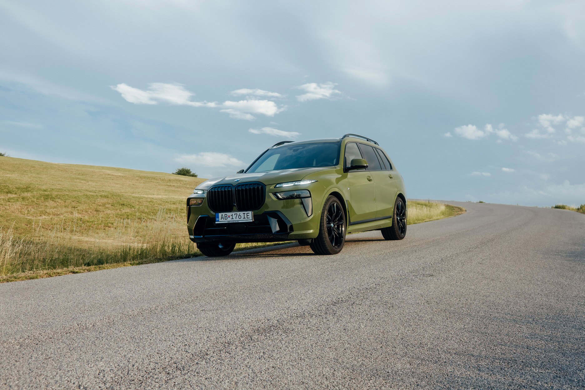 BMW X7 на природі