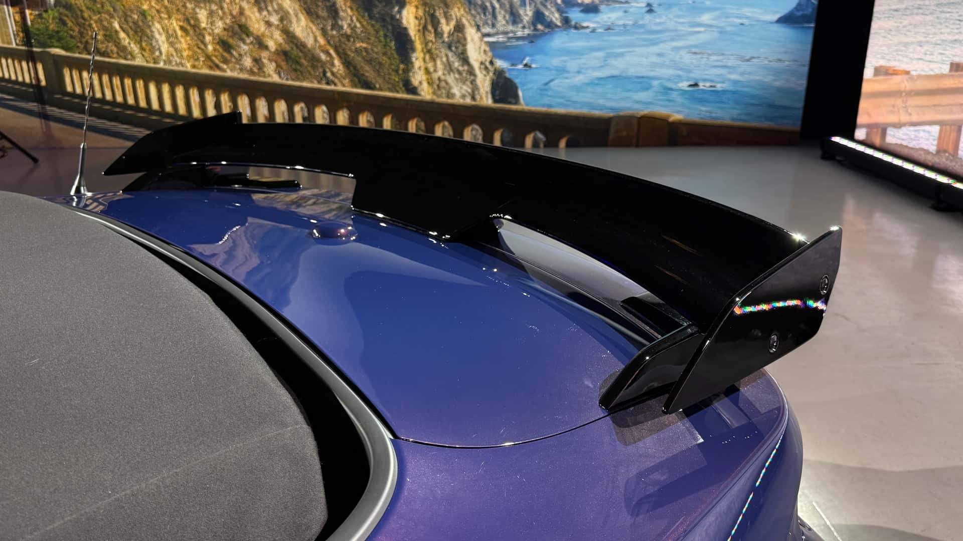 Зображення з боку Ford Mustang Dark Horse SC Convertible