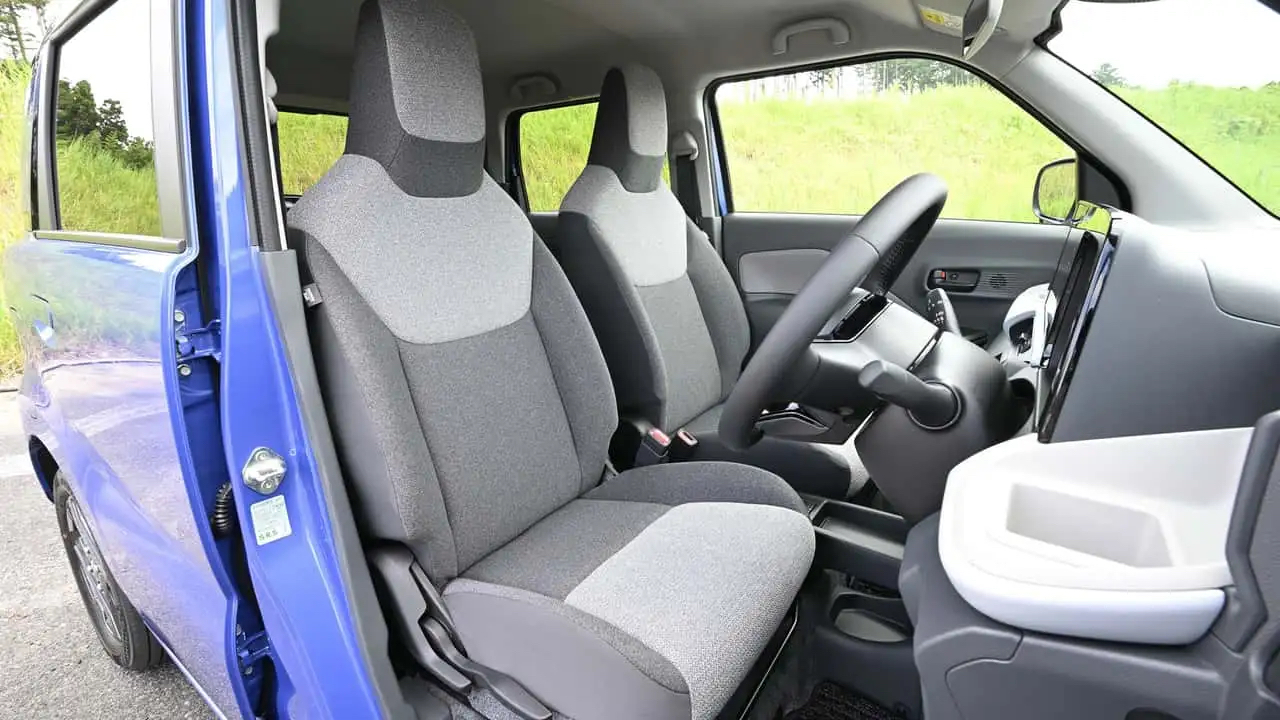 Интерьер Suzuki e Sky