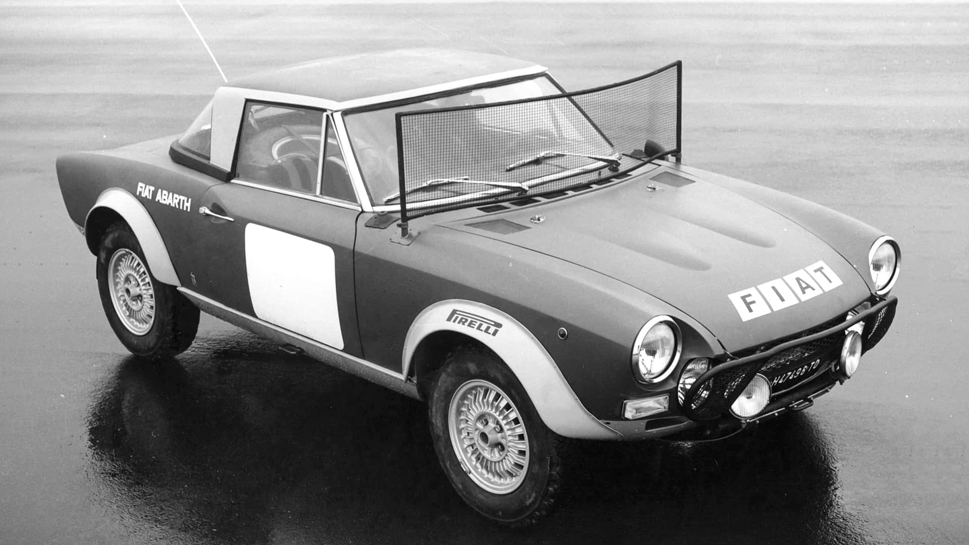 Fiat 124 Spider Volumex - вид сзади