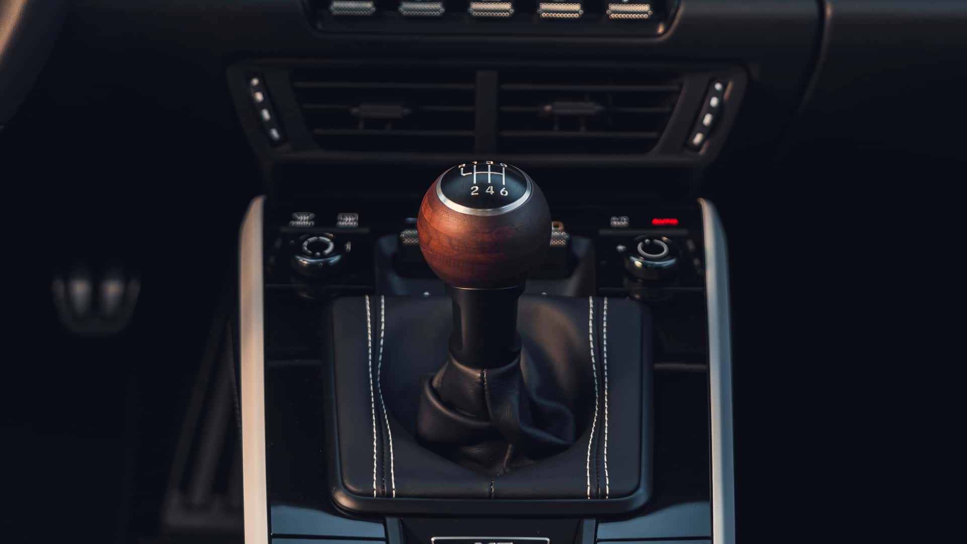 Фото панели приборов Porsche 911 Carrera S