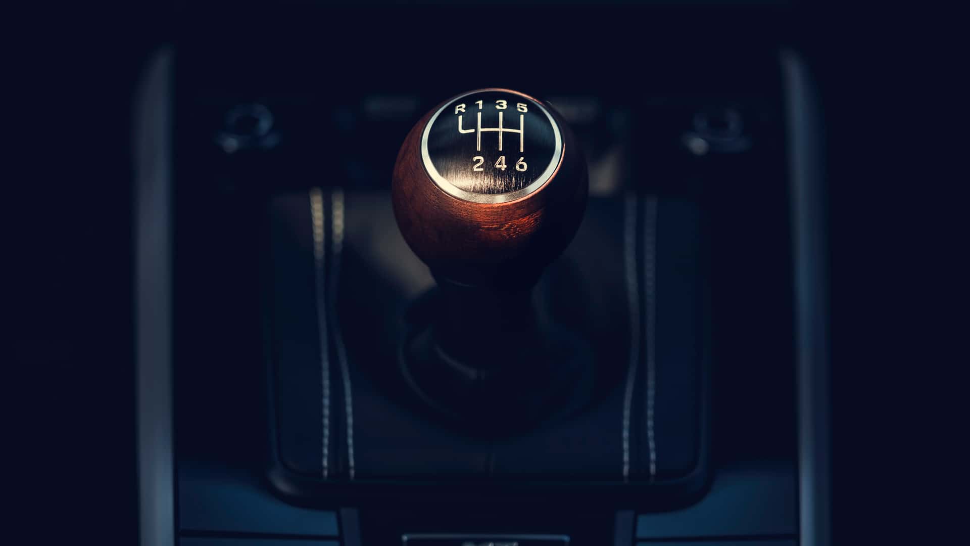 Фото двигателя под капотом Porsche 911 Carrera S