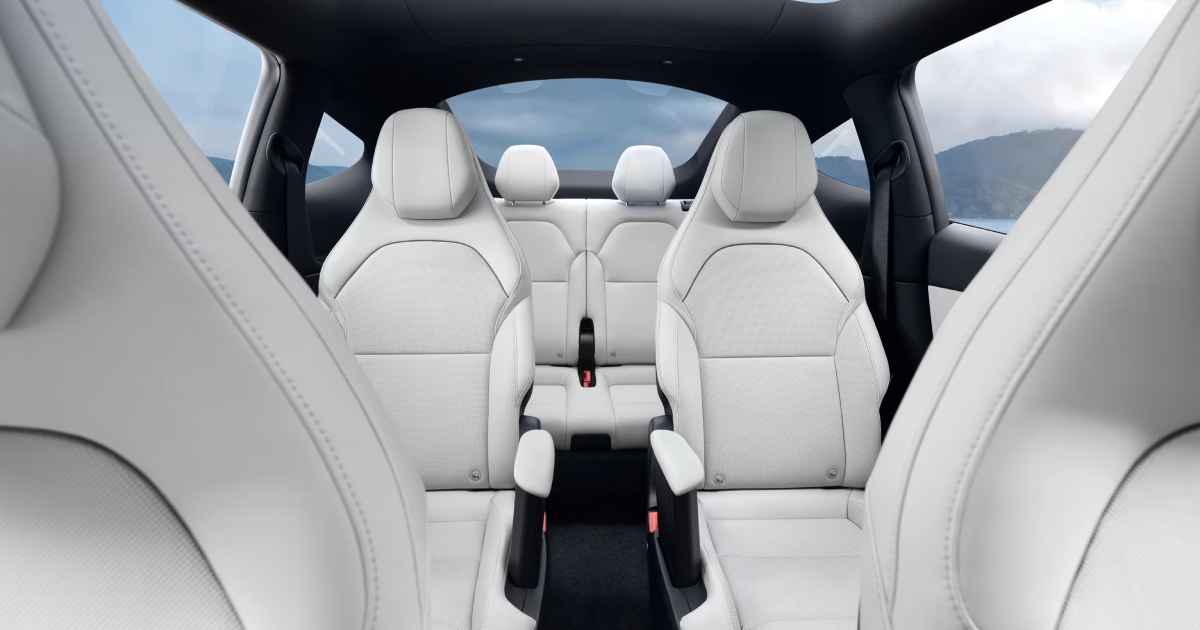 Tesla Model Y L на виставці