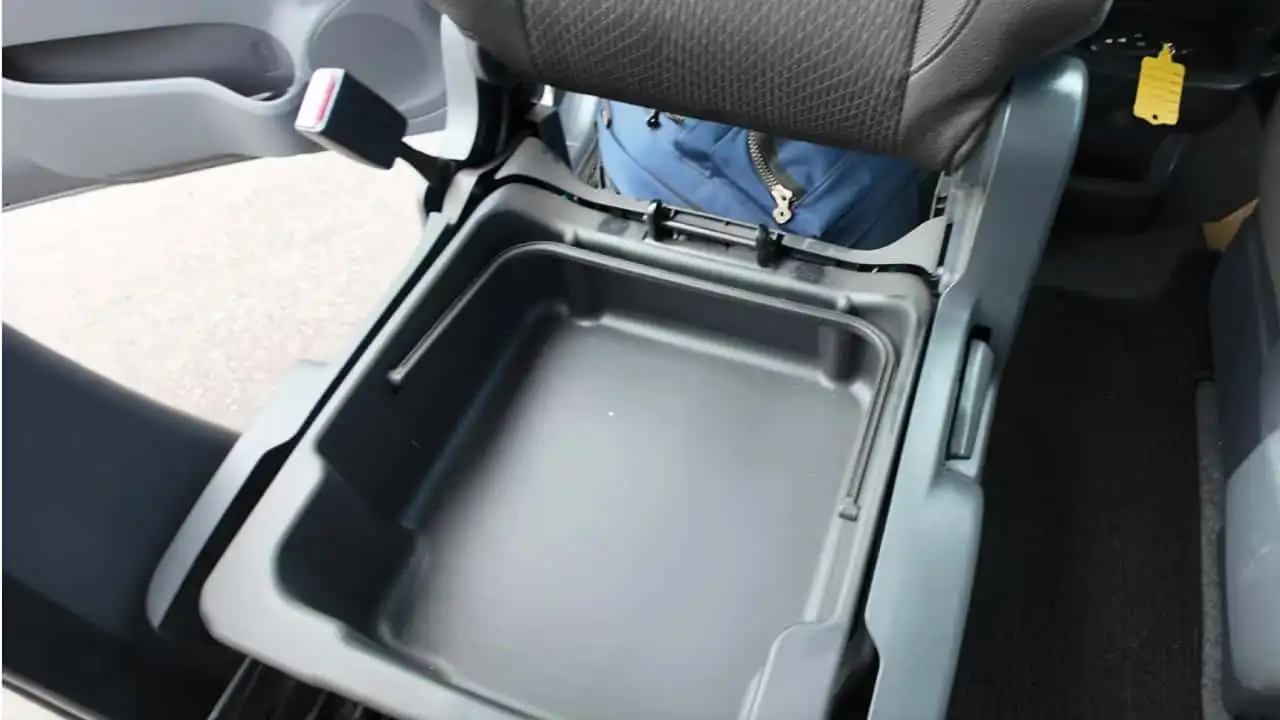 Fold-out mattress in Mitsubishi Delica D:2