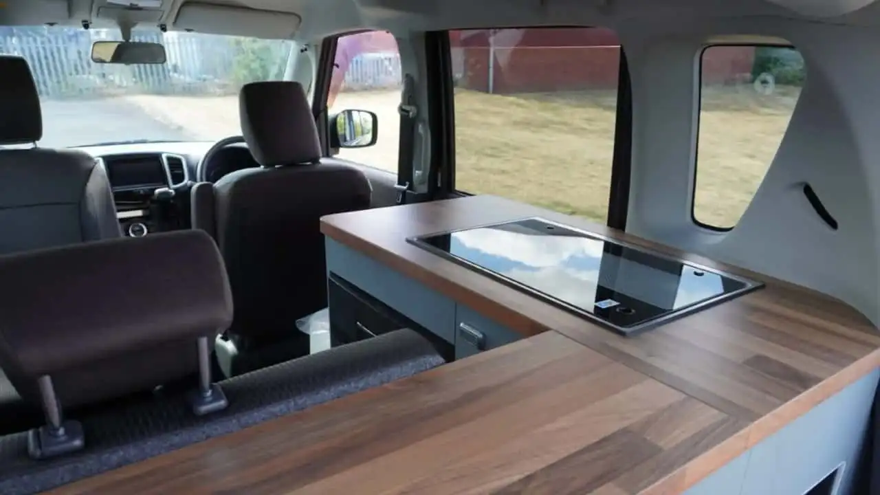 Cooking essentials in Mitsubishi Delica D:2