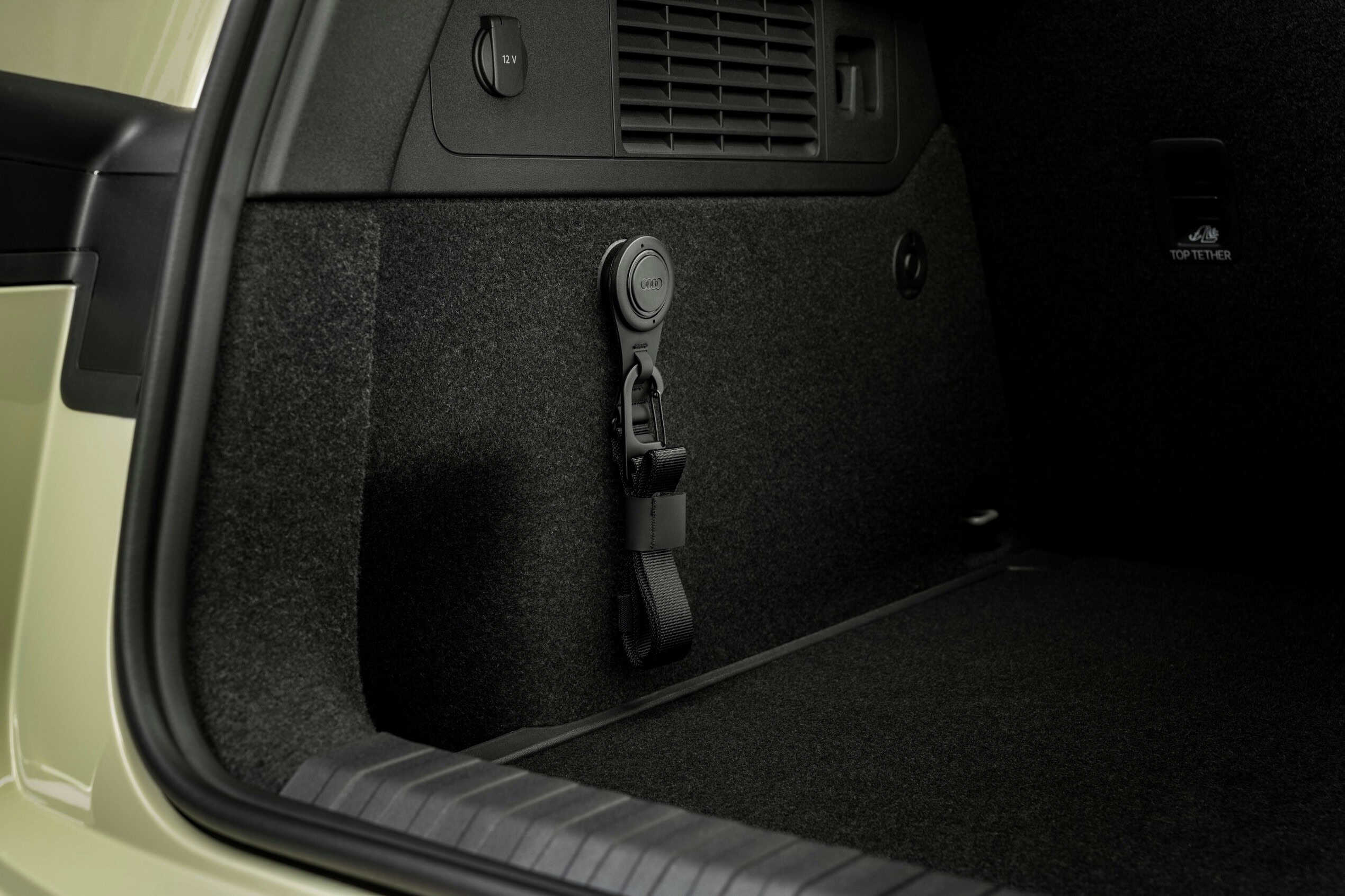Audi A2 E-Tron interior dash