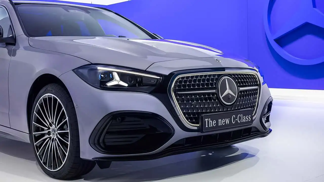 Вид сзади Mercedes-Benz Classe C