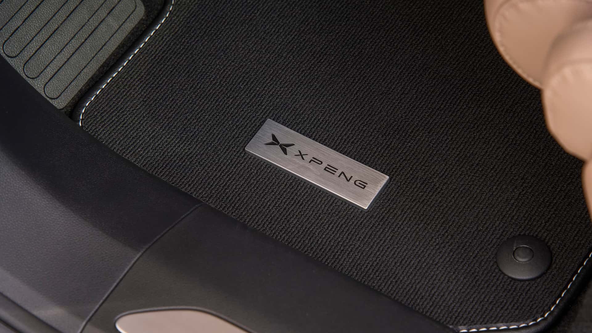 Детали управления Xpeng G9.
