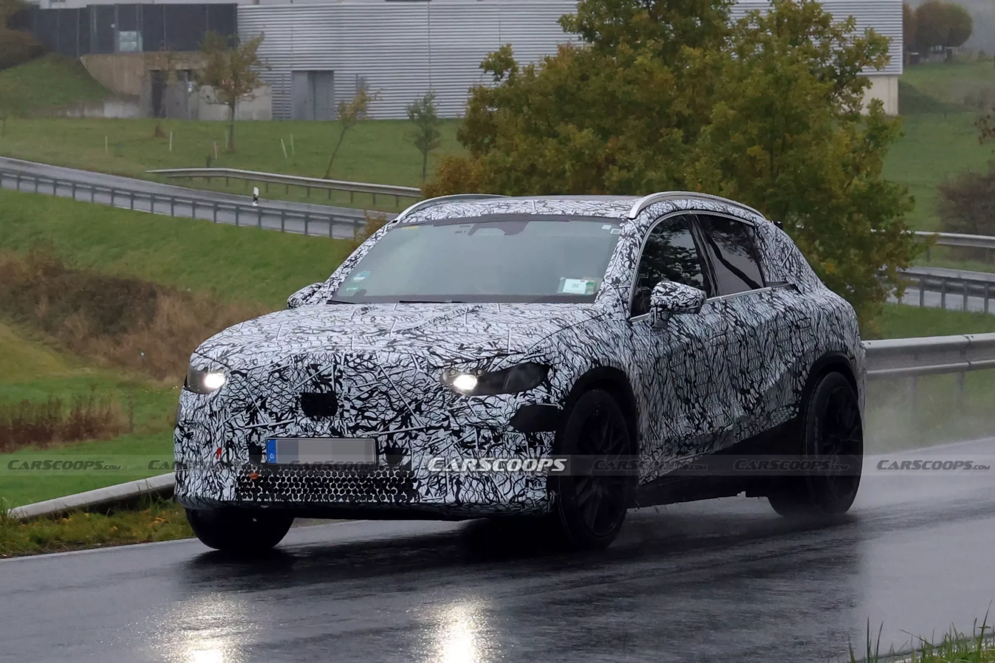 Спортивний вигляд нового кросовера Mercedes-AMG