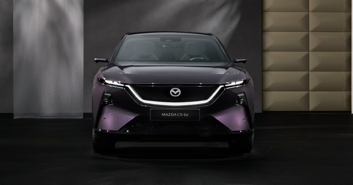 Mazda CX-6e на Брюссельском автосалоне