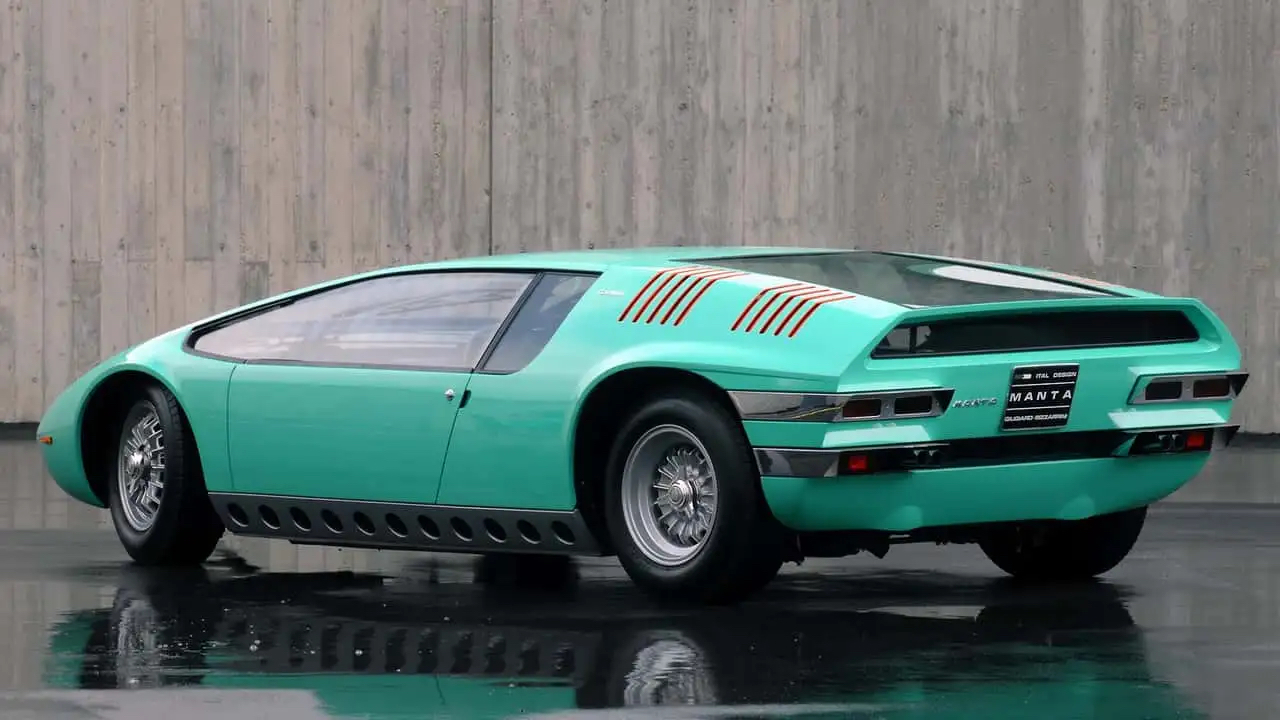 Вид сбоку прототипа Bizzarrini Manta