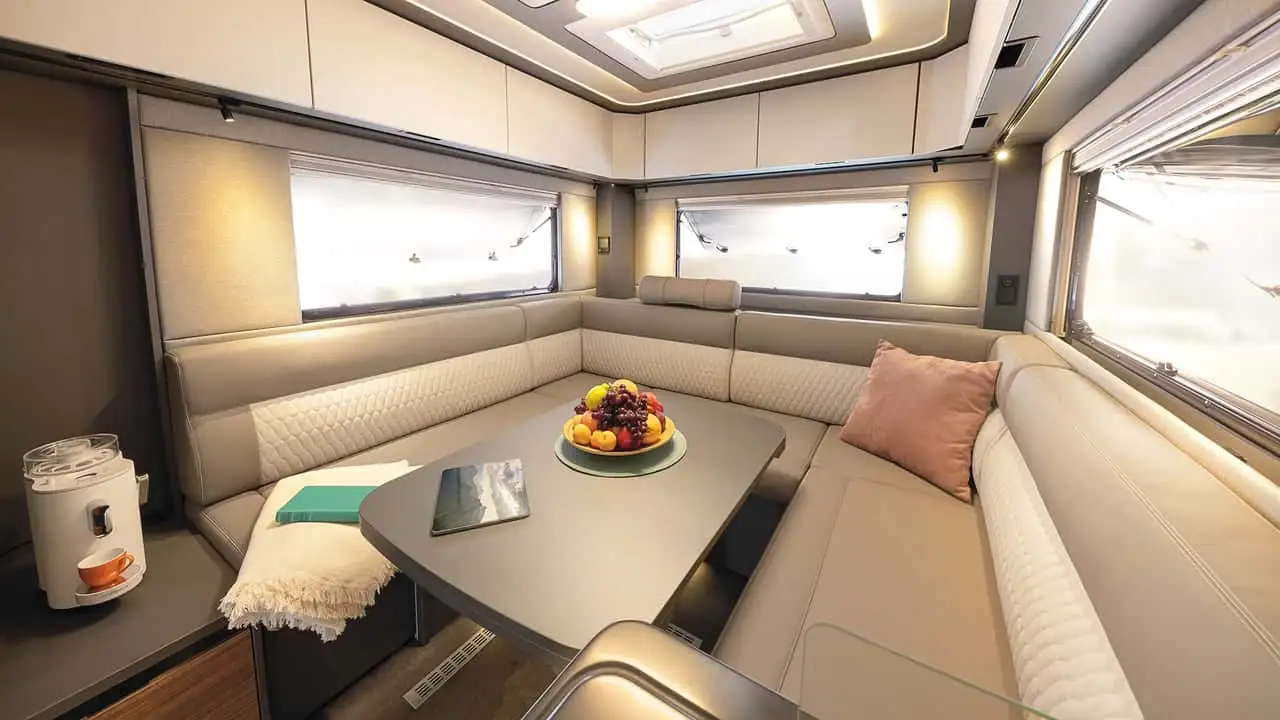 Интерьер Dethleffs Graneo 2