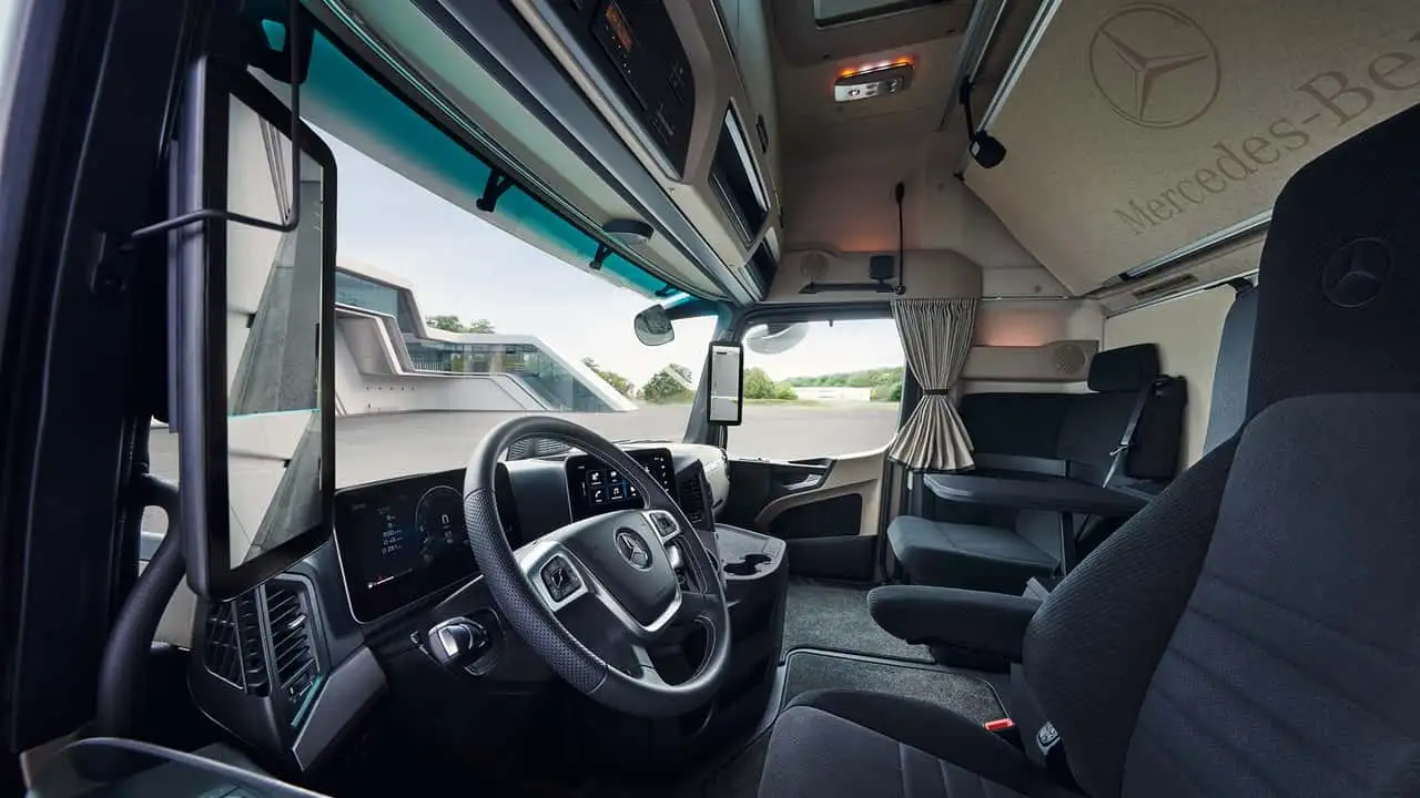 Image of Mercedes-Benz truck