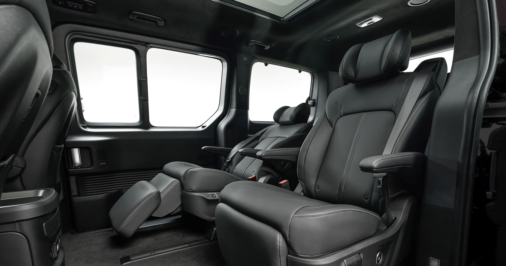 Інтер'єр Hyundai Staria Electric