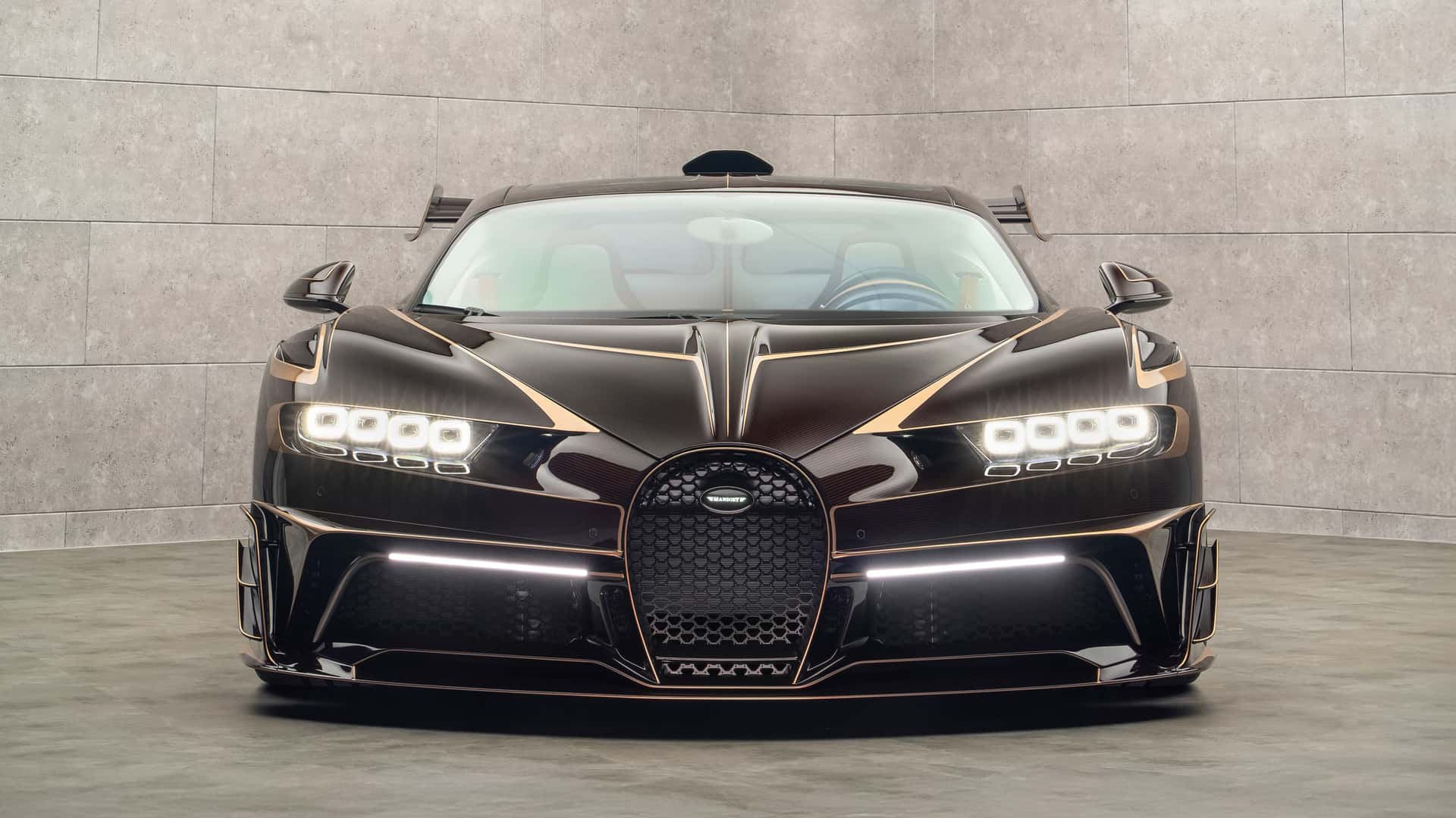 Кузов Mansory Vivere из цветного карбона