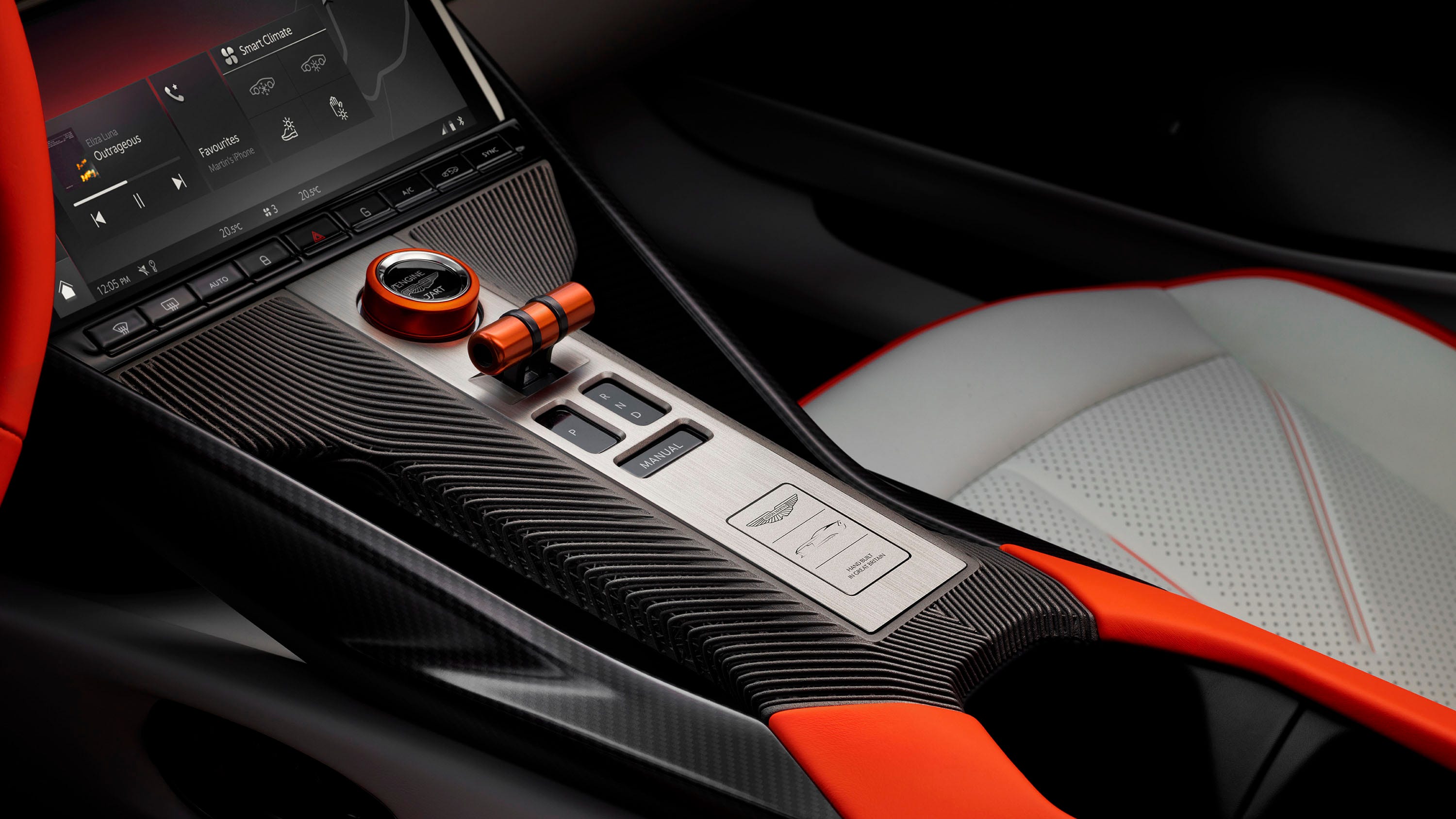 Центральная консоль Aston Martin Valen