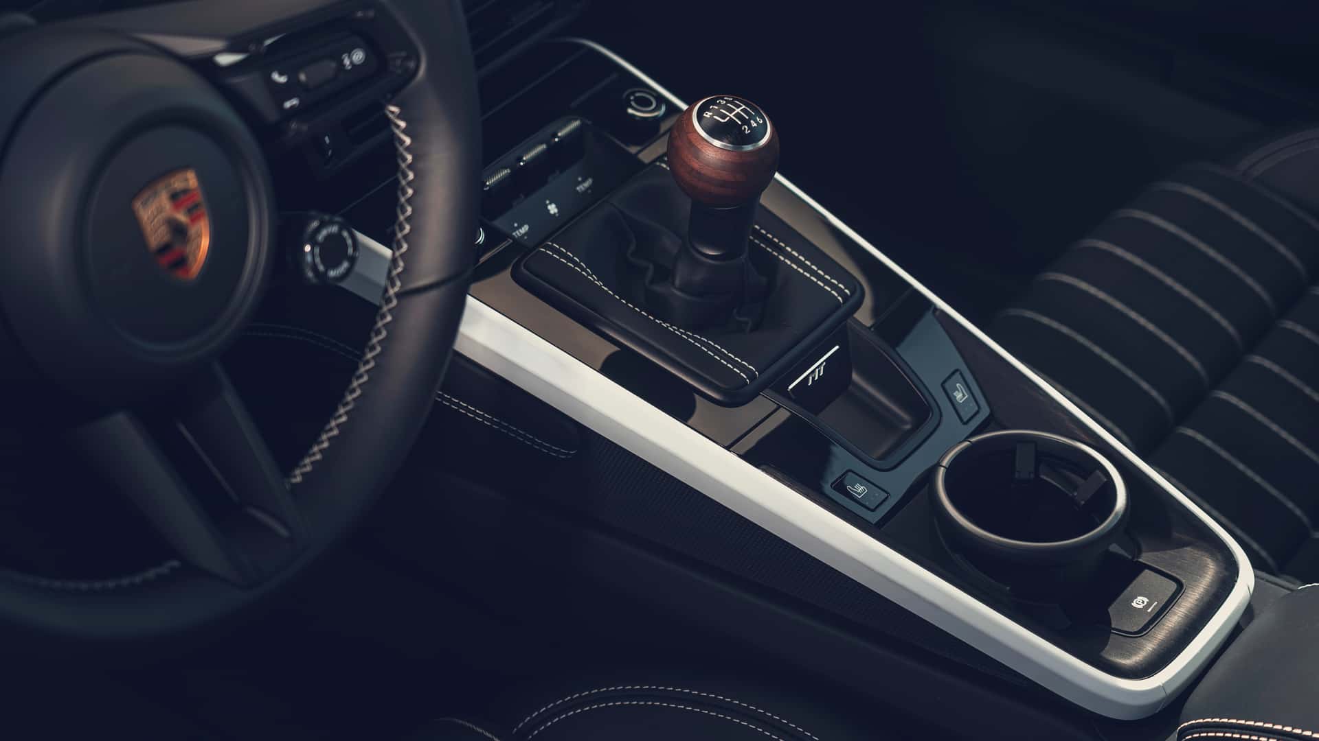 Фото шильди Porsche 911 Carrera S