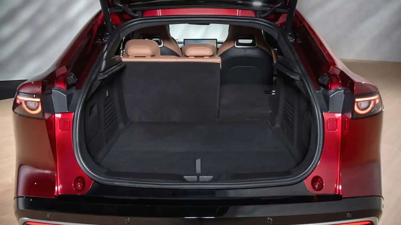 Подсветка салона Mazda 6e