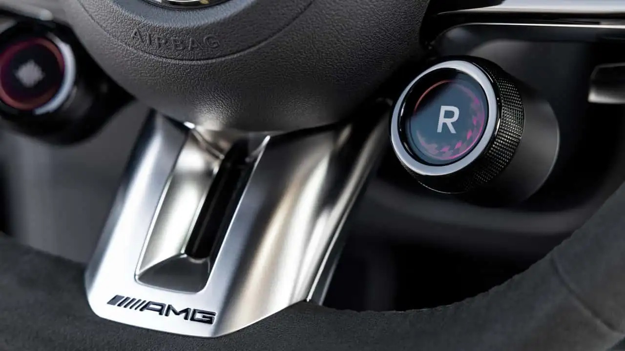 Салон Mercedes-AMG CLA 45 - детали управления