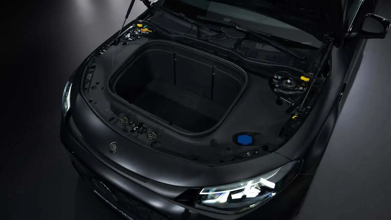 Салон Mercedes-AMG CLA 45 - вид подсветки салона