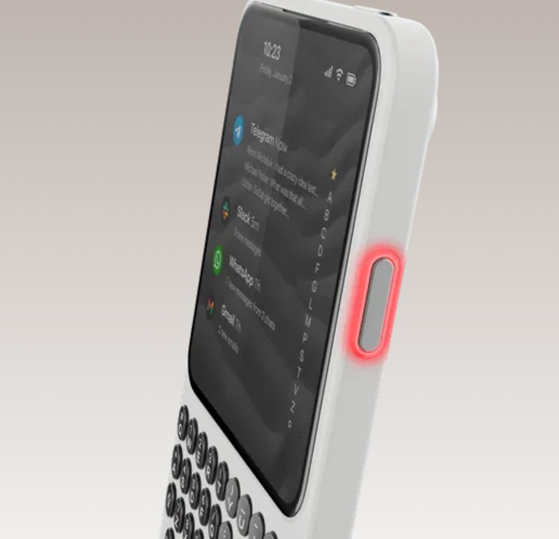 Крупный план интерфейса смартфона Clicks Communicator