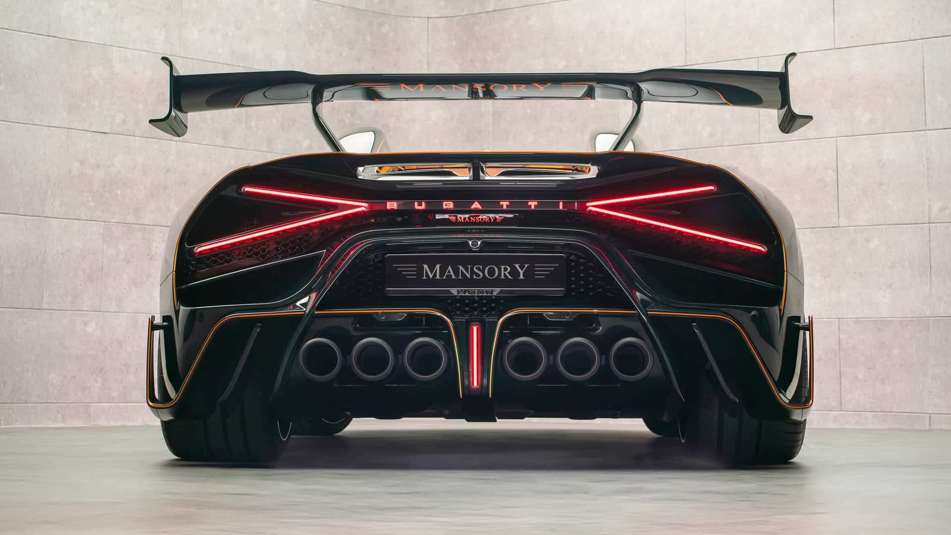 Интерьер Mansory Vincerò с новыми кожаными материалами