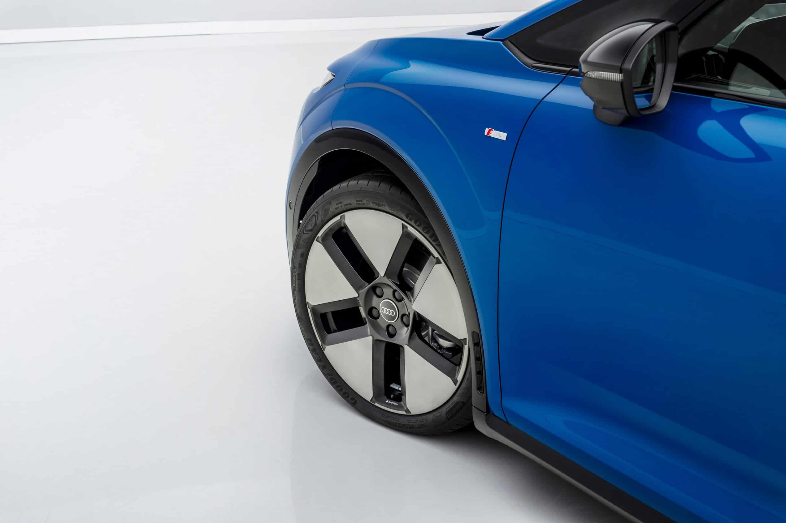Audi A2 E-Tron panoramic roof