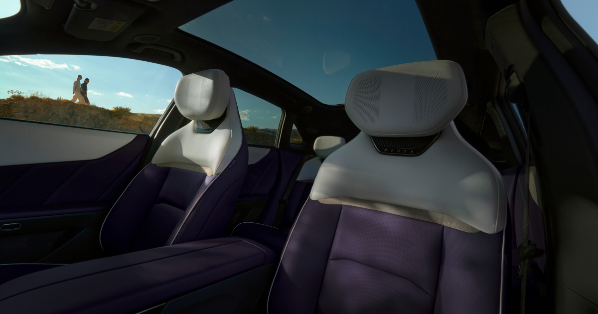 Приборная панель Mazda CX-6e