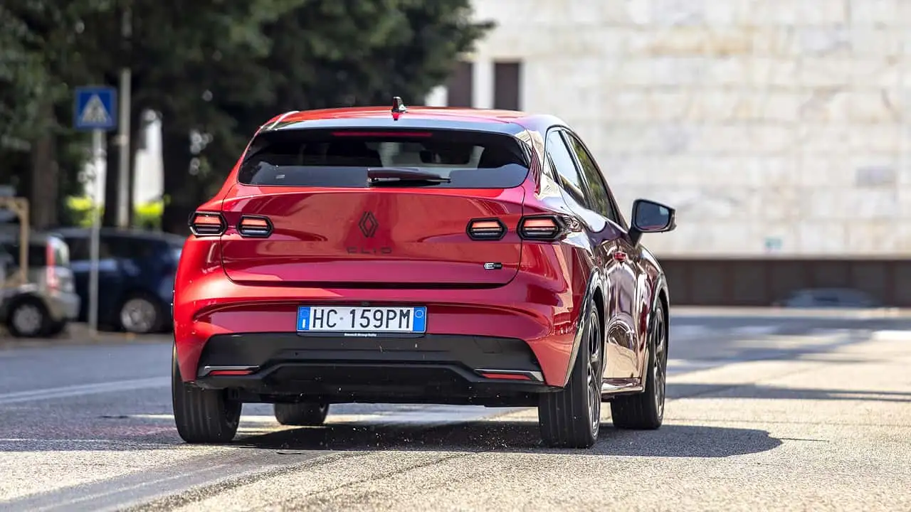 Renault Clio, парковка