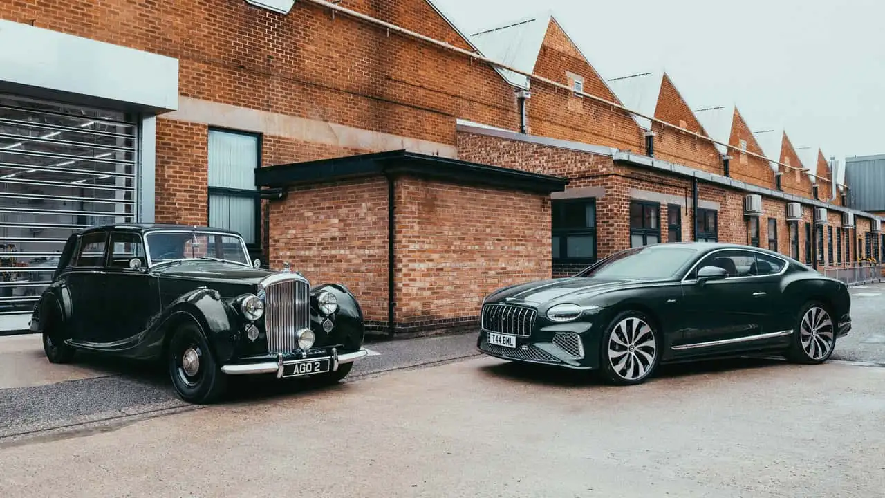 Интерьер Bentley Continental GT Azure