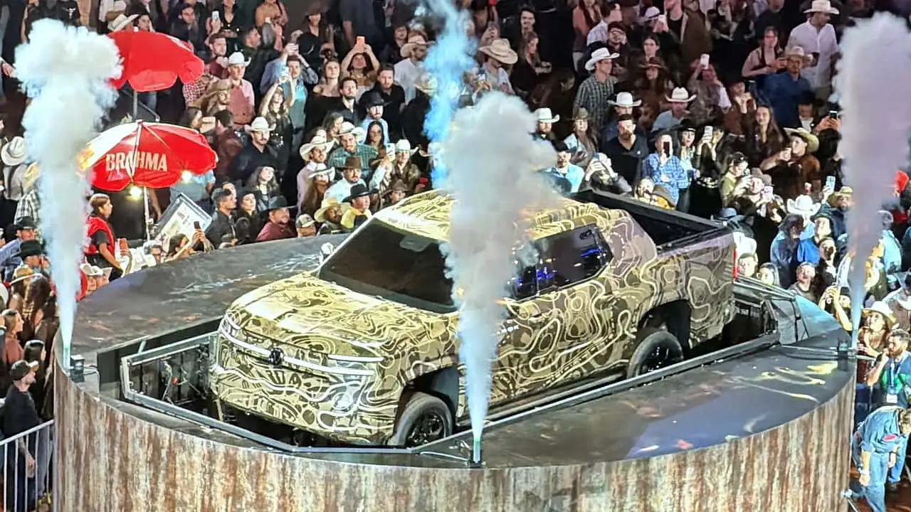 Volkswagen Amarok 2023 большой и мощный
