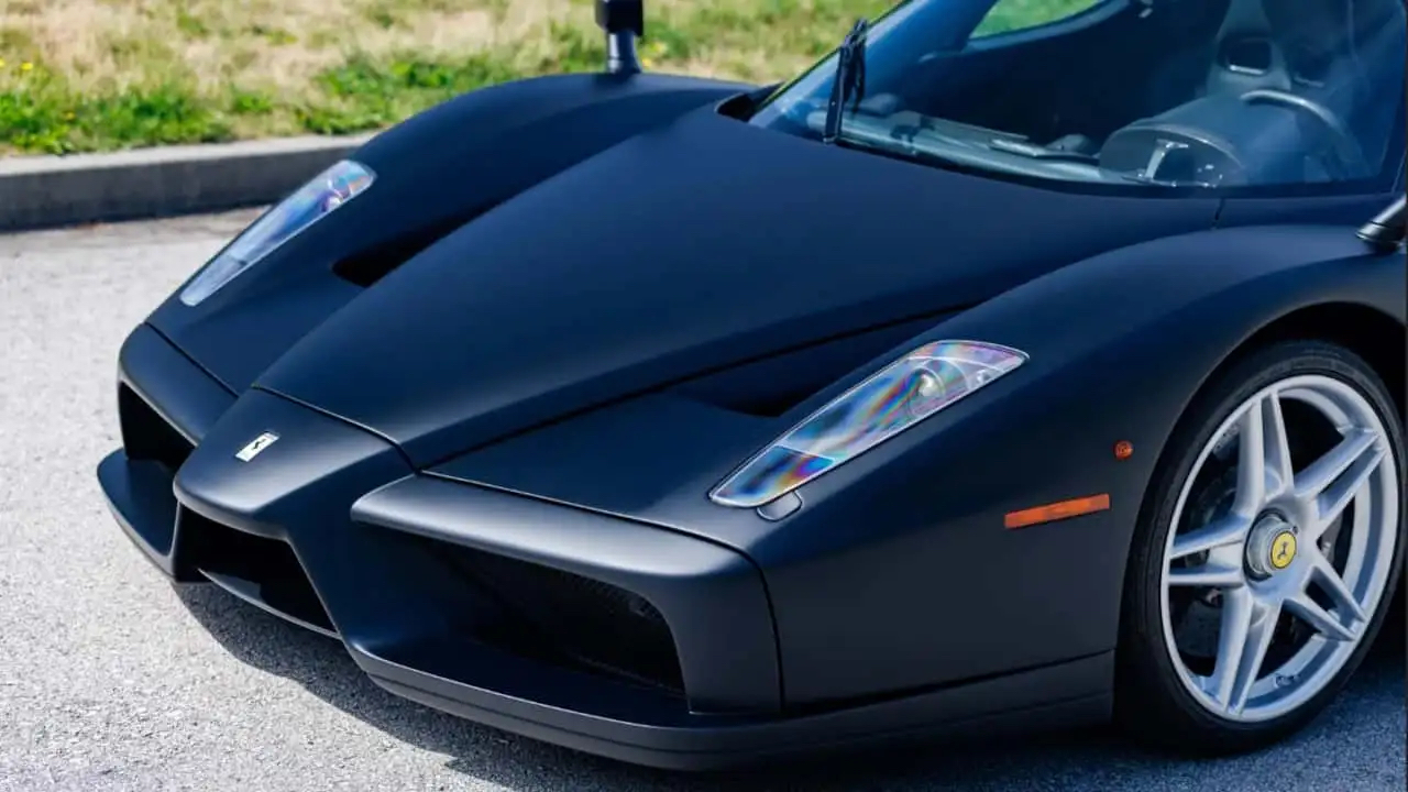 Ferrari Enzo матовый вид ночью