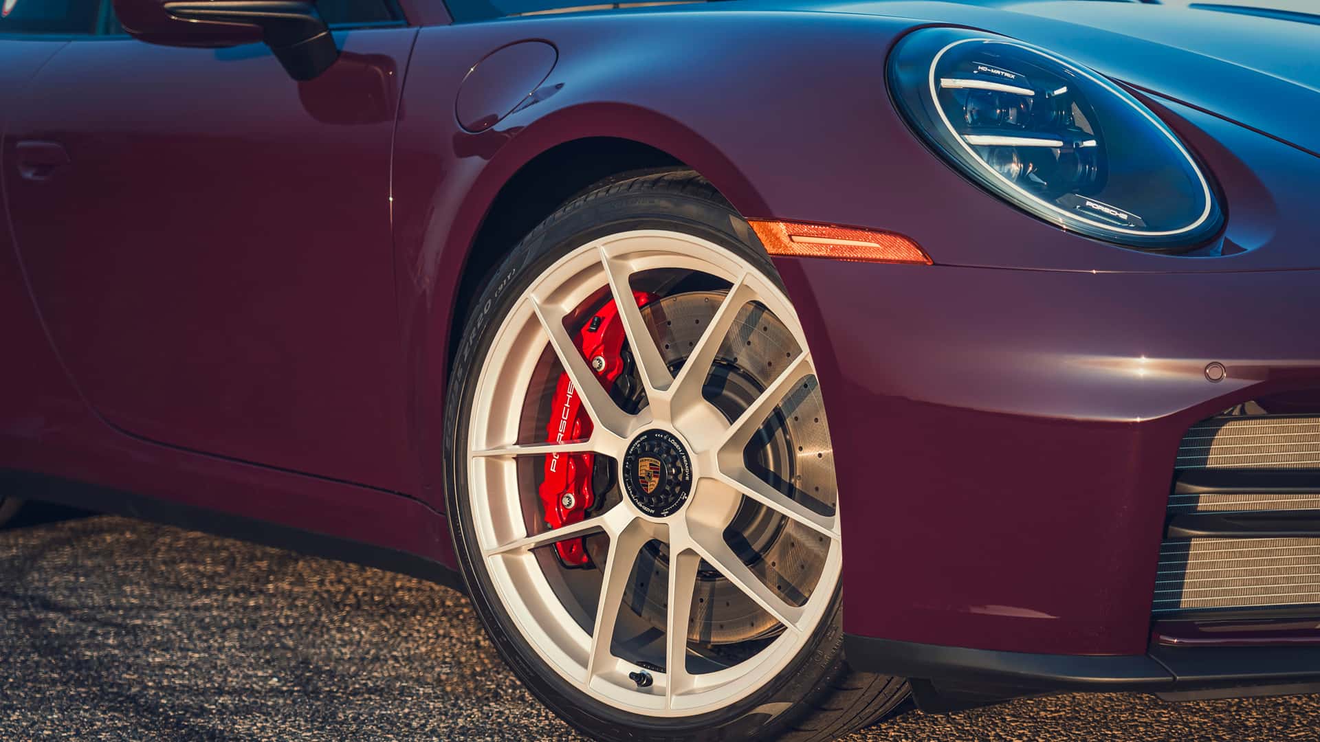 Фото деталей двигателя Porsche 911 Carrera S