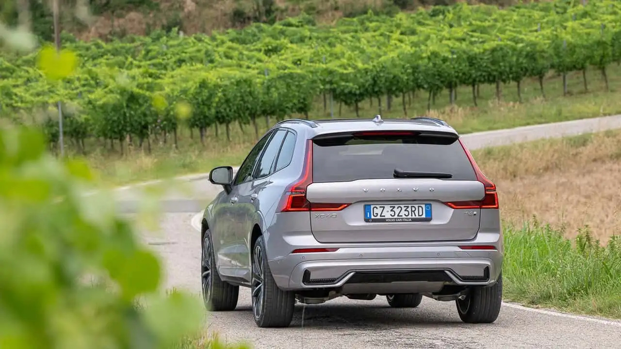 Volvo XC60 2025 года, вид на крышу
