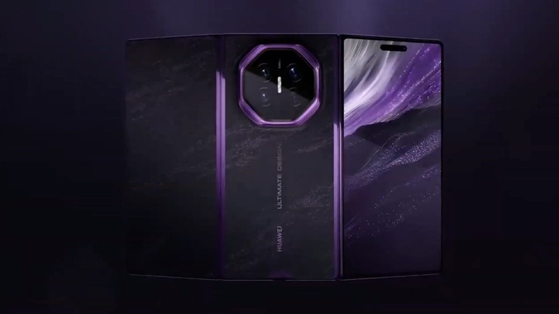 Huawei Mate XT 2 в сложенном виде