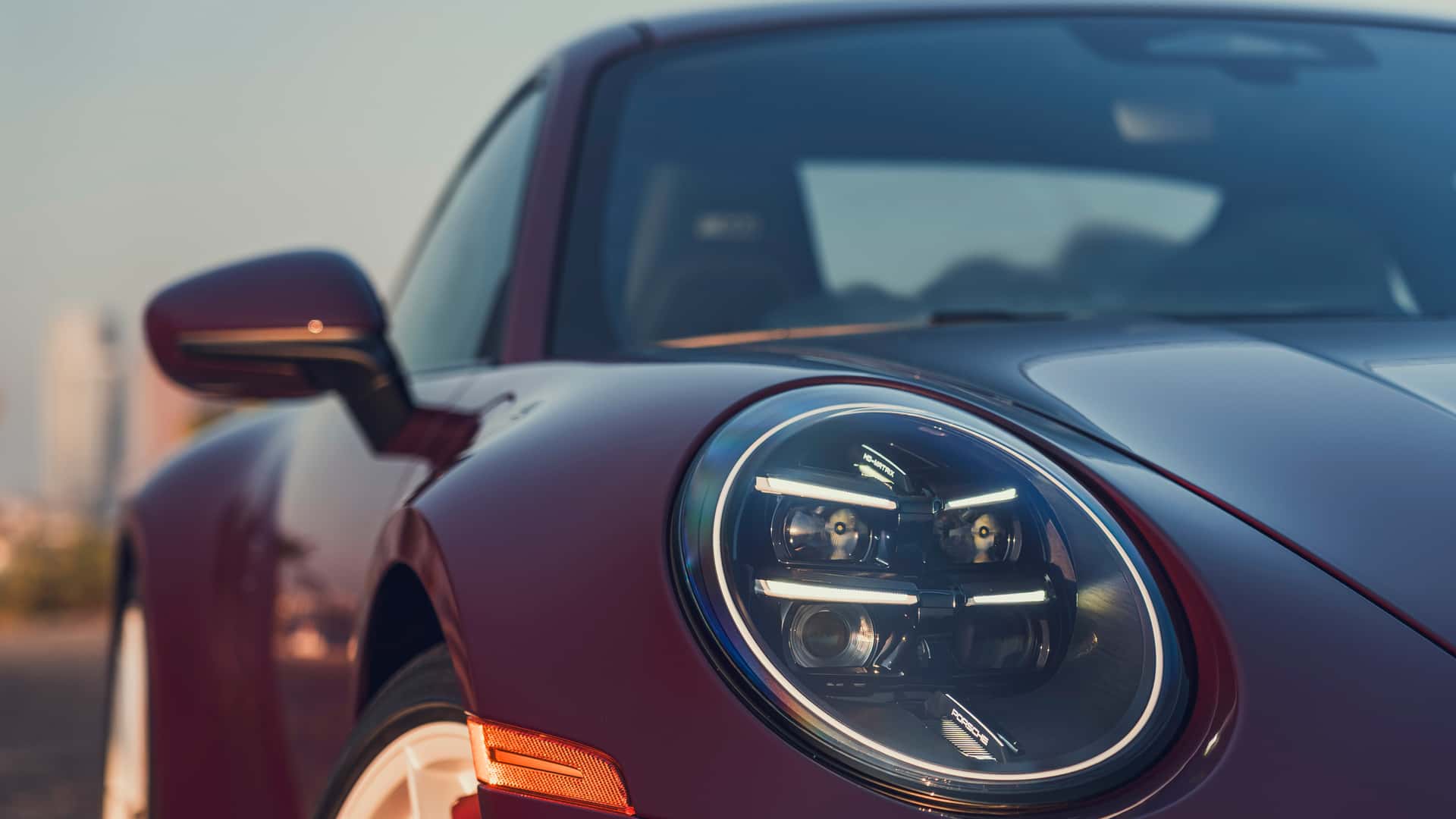 Фото задней части салона Porsche 911 Carrera S