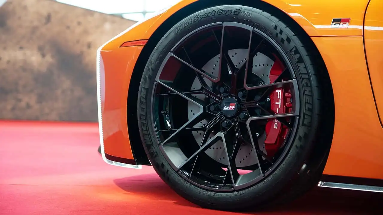 Тестовая сессия на высокой скорости Toyota MR2