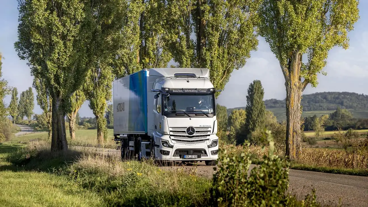 Preview of Mercedes-Benz truck