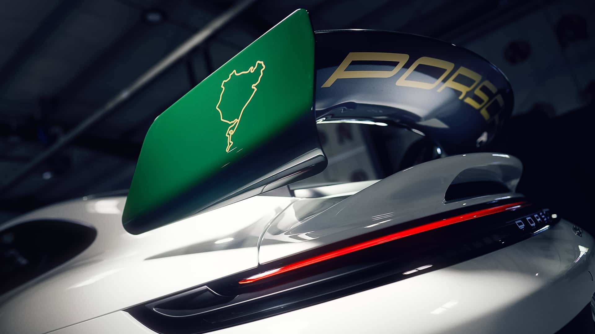 Porsche 911 GT3 - горизонтальный вид