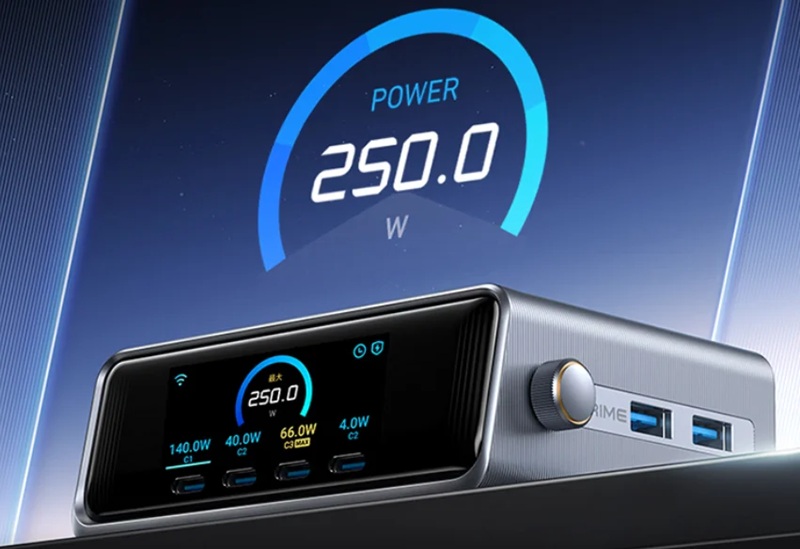 Anker GaN Desktop Charger Pro+ ports and design