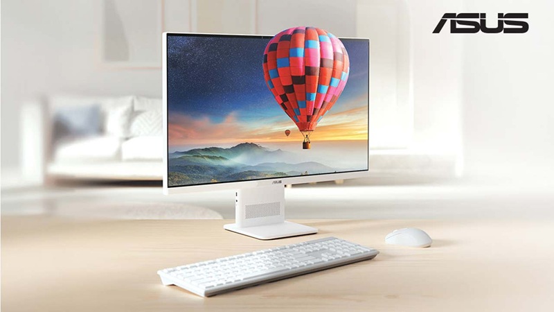 Le ASUS VM441 en blanc mat : chassis ultra-fin, sans ventilateur, avec écran tactile Full HD de 23,8 pouces.