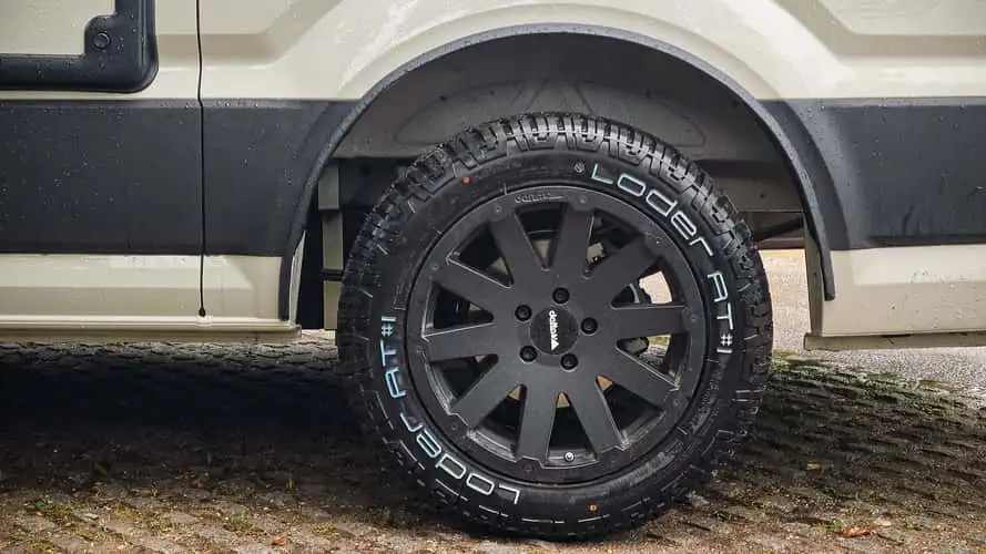 Шины Loder и диски Delta 4x4 на Carado CV595 X-Edition